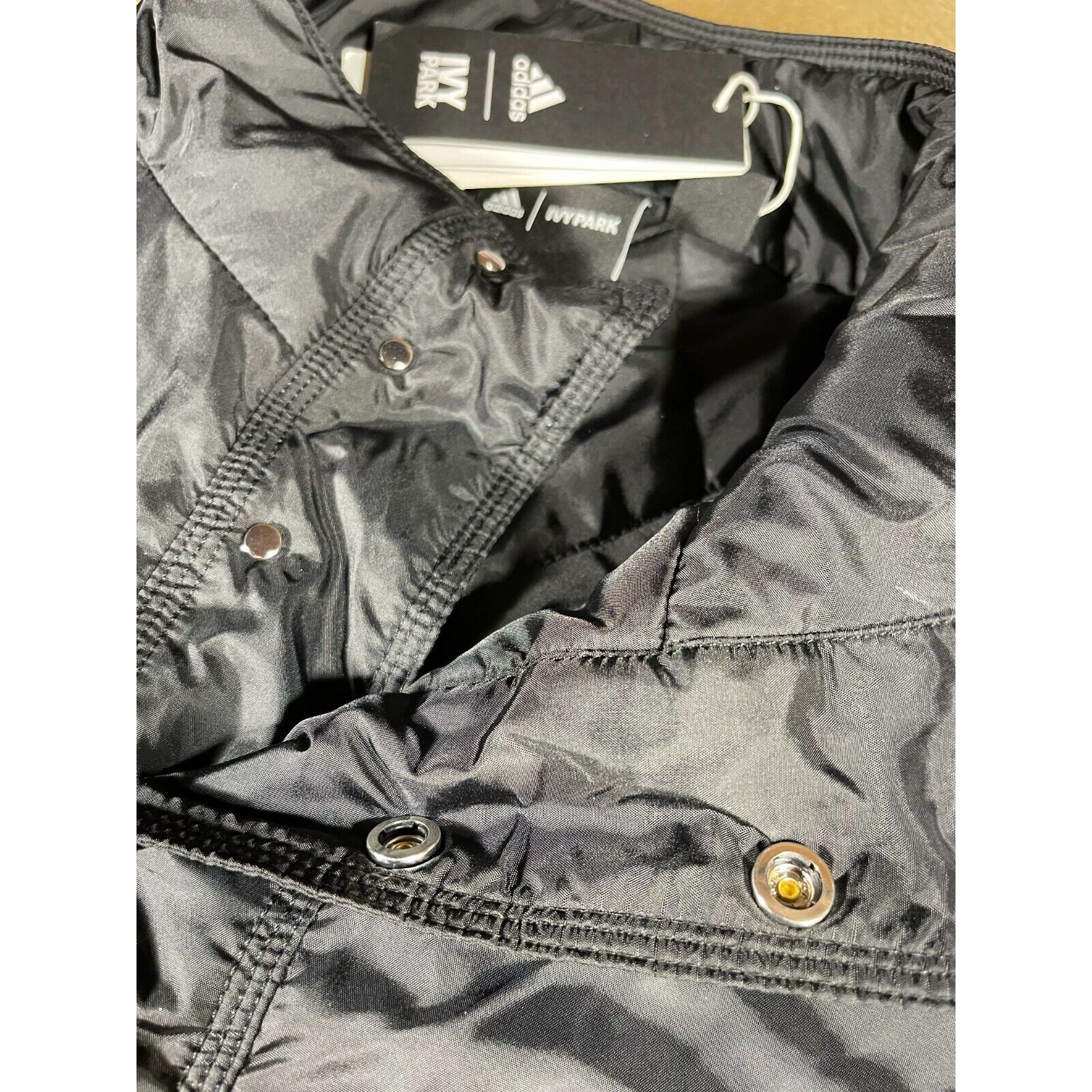 Adidas Ivy Park Padded Windbreaker (Gender Neutral) — box / packaging