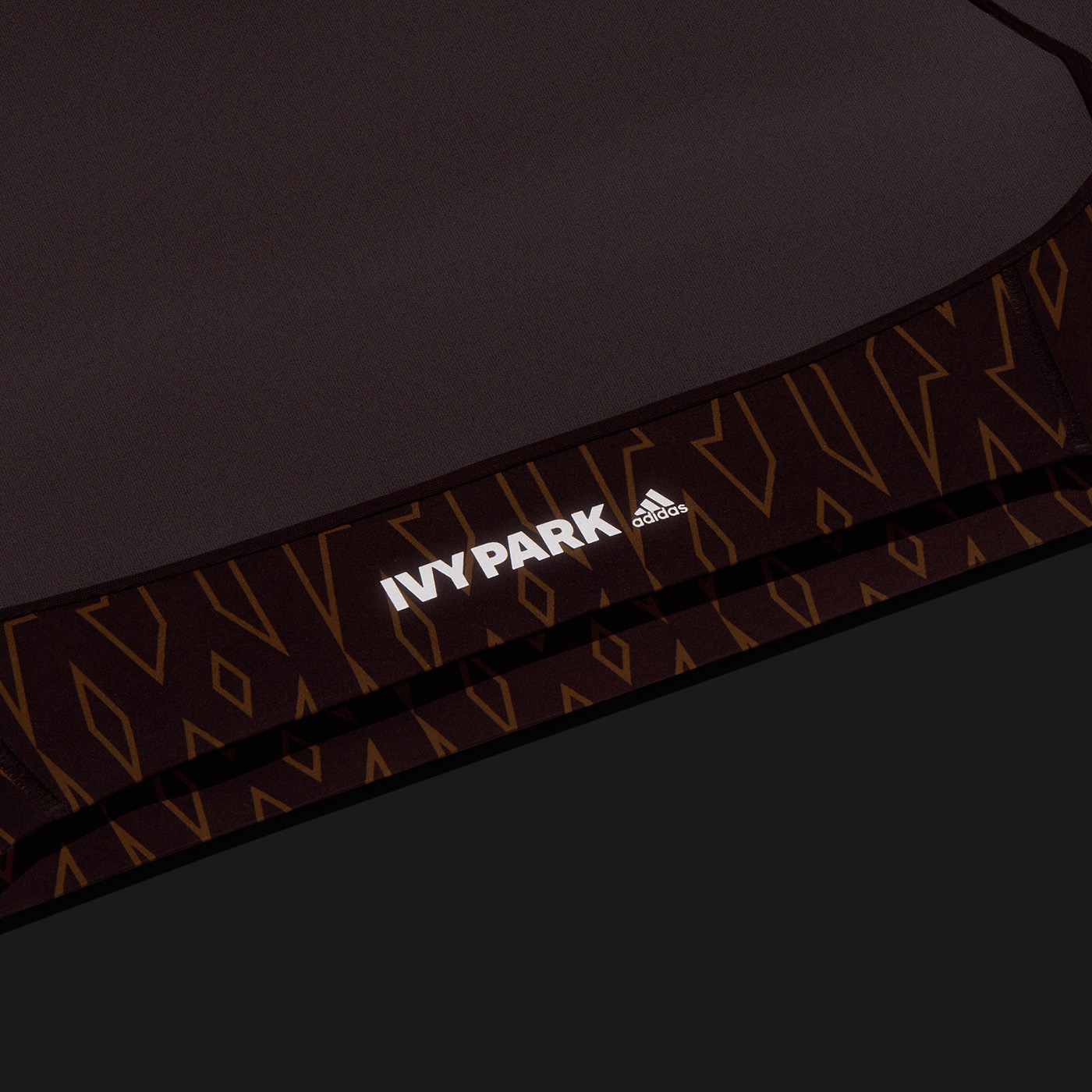 Adidas Ivy Park Monogram Crop — detail 2